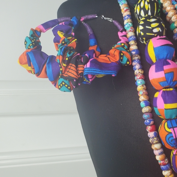 SASSY JONES Asante Colorful Beaded Necklace Set - Picture 4 of 10